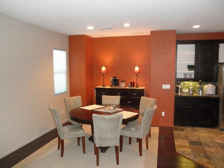 Professionally painted and decorated kitchen - AllPro Painters - AllPro Painters Professionally painted and decorated kitchen